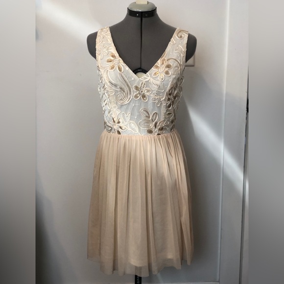 NWT Ark & Co Floral Sequins Dress - Picture 1 of 16